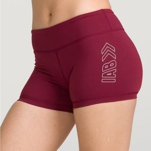 I AM BECOMING 3-inch No-Ride Booty Shorts / Small/6